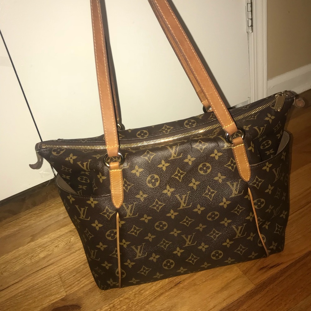 Louis Vuitton Totally MM bag